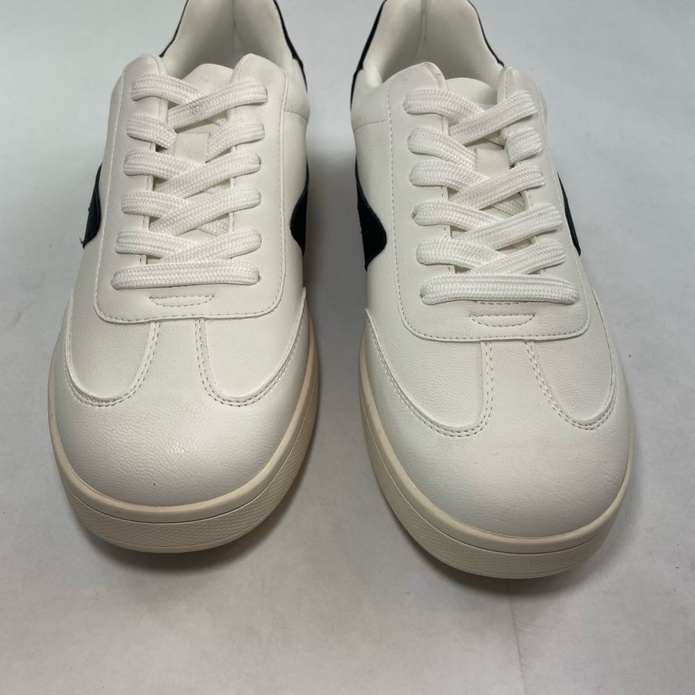 Dolce Vita Women's Voyage Low Line Lace-Up Sneakers White / Black Size 9 NEW - Picture 3 of 9